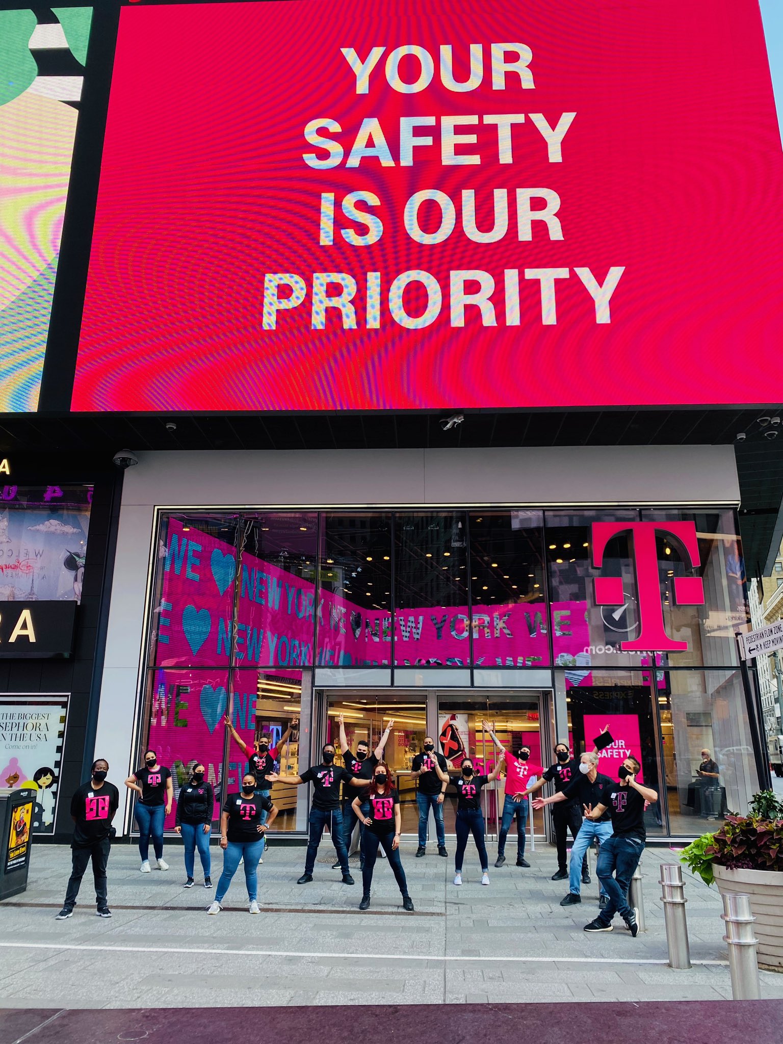 Navigating Business Needs A Comprehensive Guide To T Mobile Business t-mobile-commercial-actor-2025-jorge-tremblay
