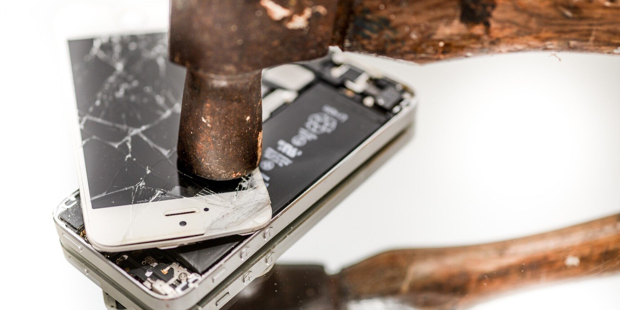 Cracked Dreams No More A Comprehensive Guide to iPhone Repair in Omaha