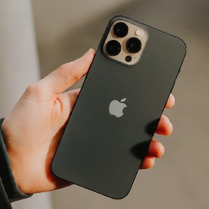 How to turn off iphone 12