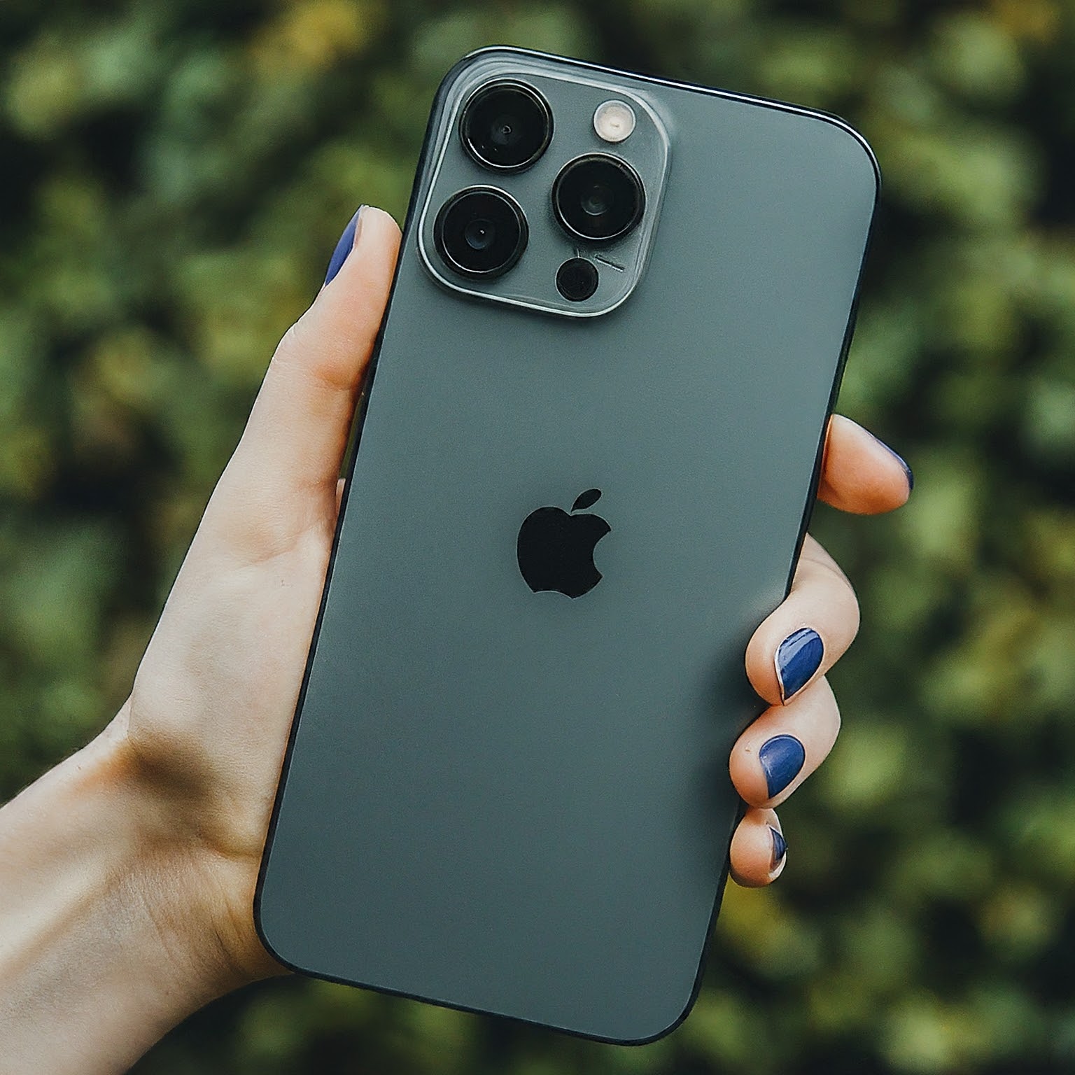 iphone 15 pro max cost