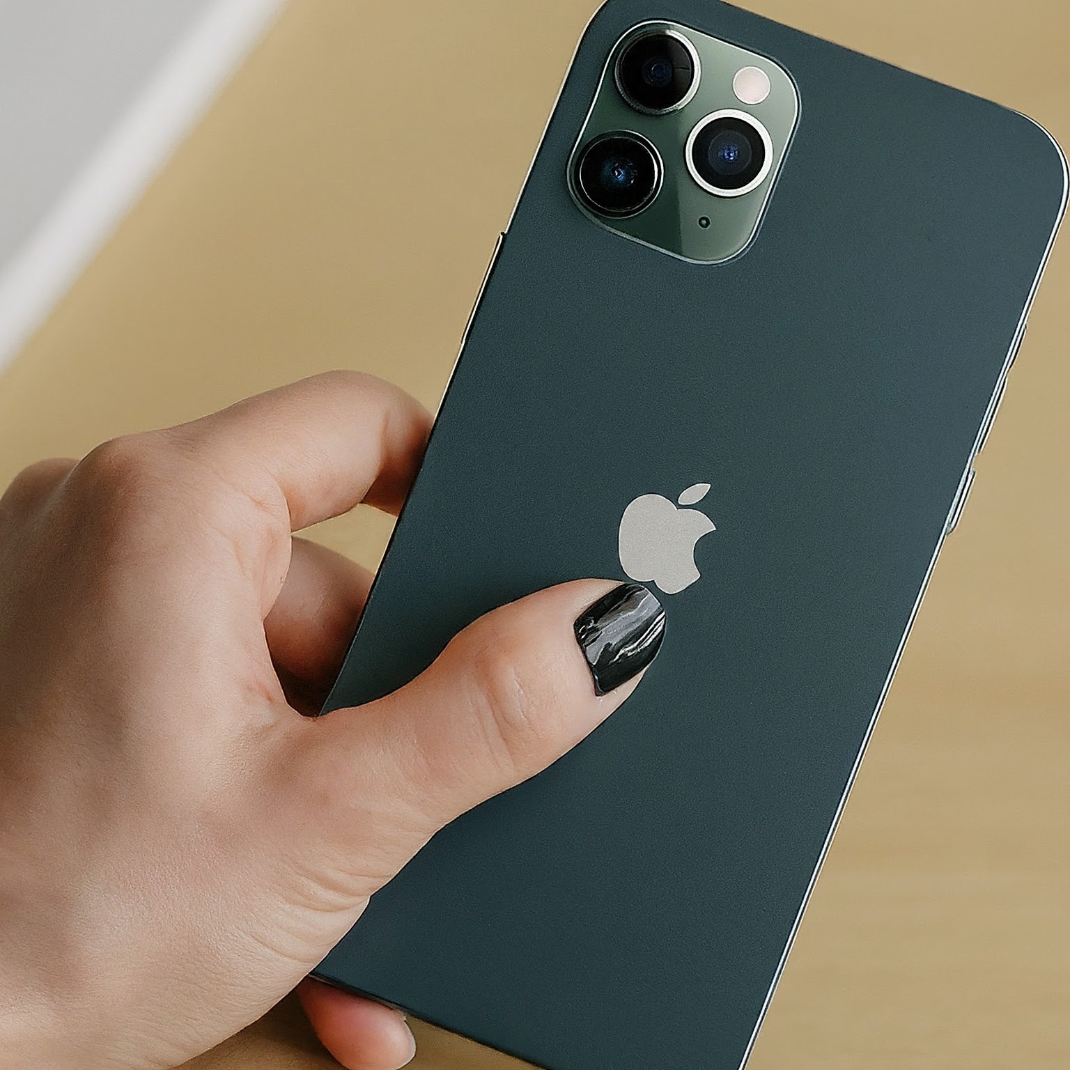how to screenshot on iphone 15