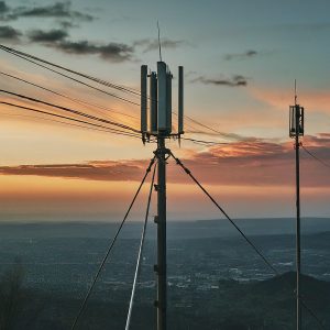 who uses at&t towers