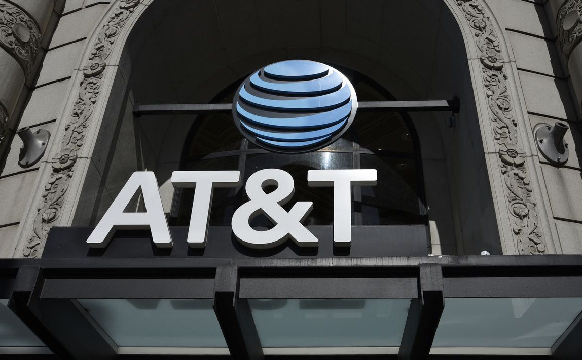 what carriers use at&t towers