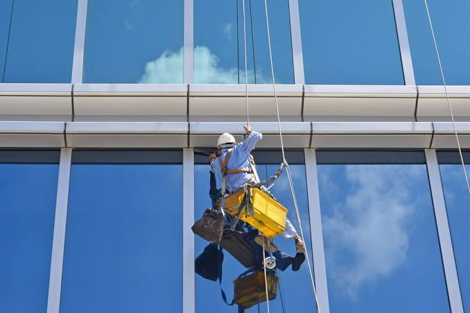 شركة تنظيف واجهات زجاج